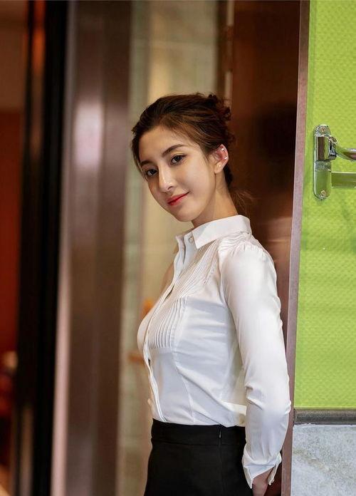 林文文照片,光影中的魅力女神  第2张