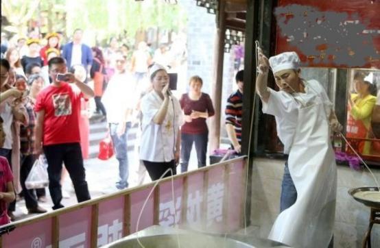 拉面网红结婚,共谱人生新篇章