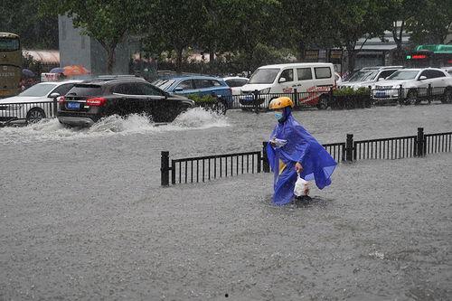 特大暴雨图片  第2张